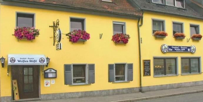 Gasthof Pension Weisses Roessl Floss Exterior photo